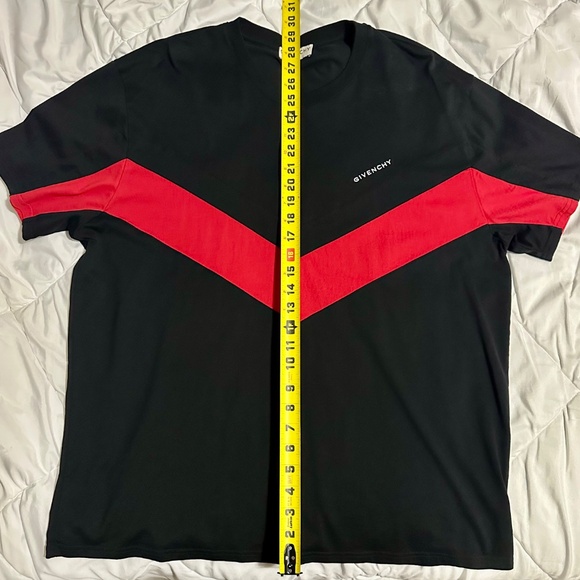 Givenchy T-Shirt - Picture 8 of 8